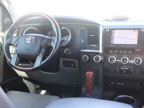 Used 2020 Toyota Sequoia Platinum AWD/4WD image 29