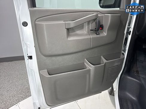 Used 2016 Chevrolet Express 2500 LS image 4