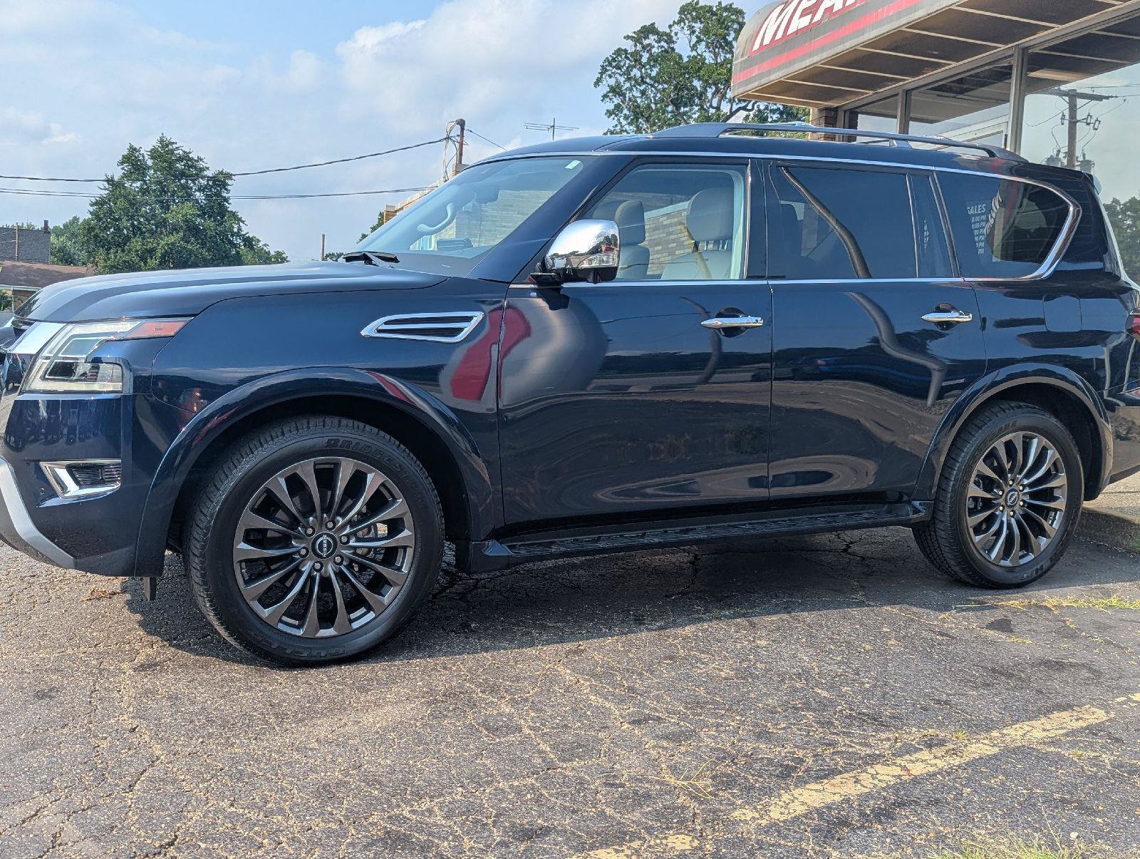 Used 2023 Nissan Armada Platinum w/ Captain's Chairs Package AWD/4WD image 10