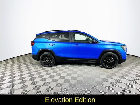 Used 2024 GMC Terrain SLE w/ Driver Convenience Package image 11