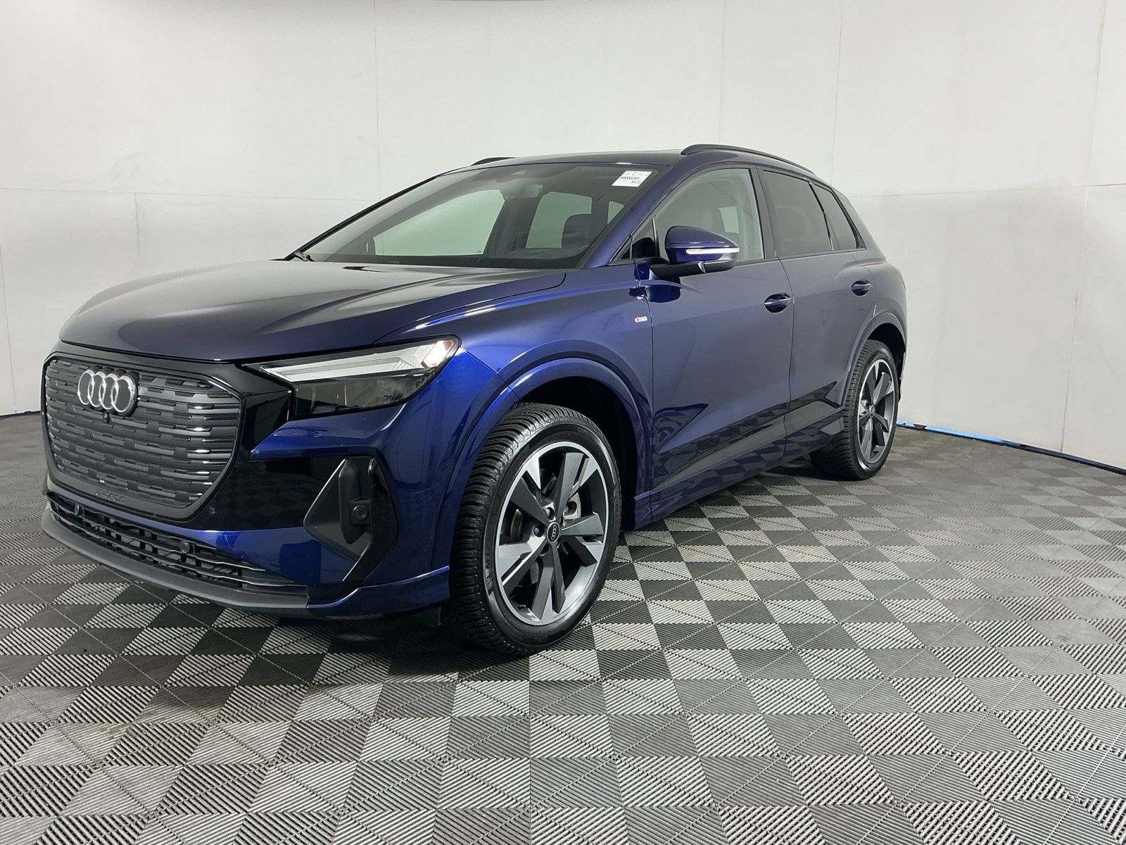 Used 2023 Audi Q4 e-tron Premium w/ Convenience Package AWD/4WD image 3