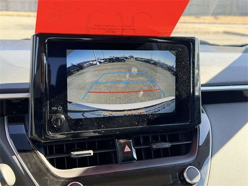 Used 2024 Toyota Corolla LE image 21
