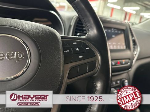 Used 2021 Jeep Cherokee Latitude Lux AWD/4WD image 17