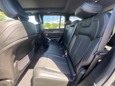 Used 2022 Jeep Grand Cherokee Overland image 6