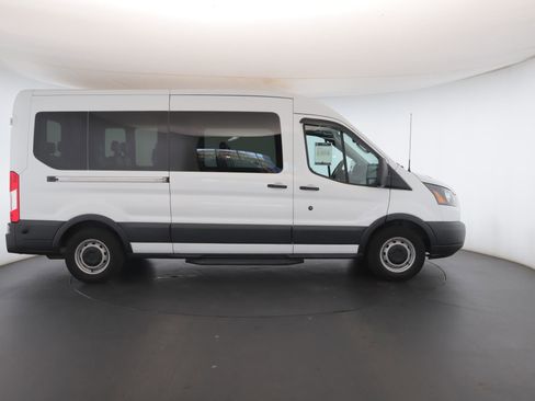 Used 2017 Ford Transit 350 XL image 26