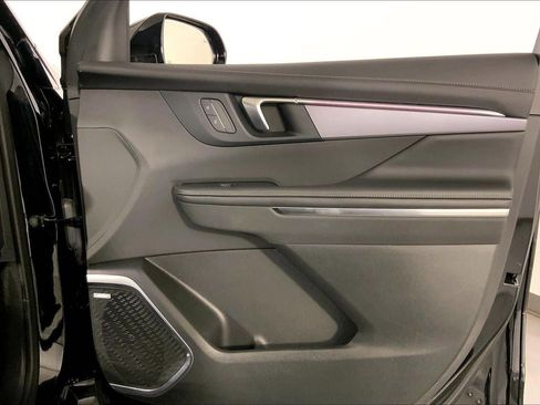 Used 2025 Buick Enclave Sport Touring image 26