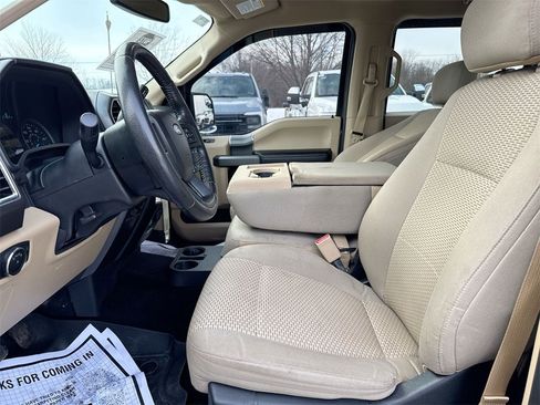 Used 2016 Ford F150 XLT w/ Equipment Group 302A Luxury image 5