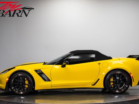 Used 2016 Chevrolet Corvette Z06 w/ 3LZ Preferred Equipment Group RWD image 10