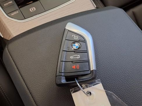 Used 2026 BMW 330i xDrive Sedan AWD/4WD image 12