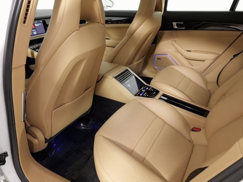 Used 2021 Porsche Panamera 4 image 35