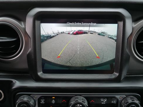 Used 2022 Jeep Wrangler Unlimited Sport image 27