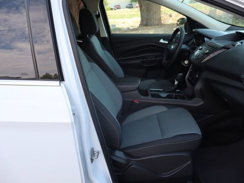 Used 2017 Ford Escape SE AWD/4WD image 22