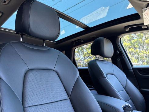 Used 2023 Porsche Cayenne AWD/4WD image 26