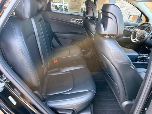 Used 2025 Kia Sportage EX FWD image 16