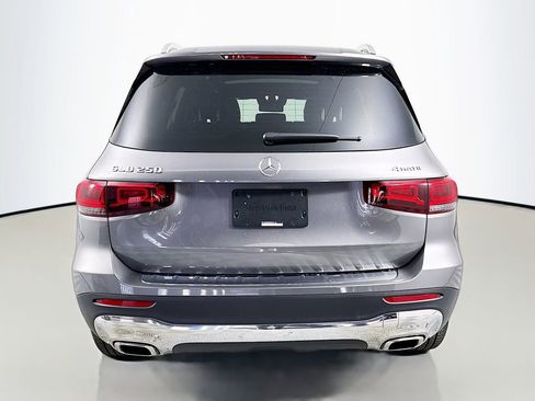 Used 2022 Mercedes-Benz GLB 250 GLB 250 image 10