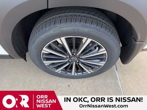 New 2026 Nissan Pathfinder Platinum image 9