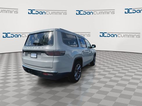 Used 2022 Jeep Wagoneer Series III w/ Premium Group I AWD/4WD image 8