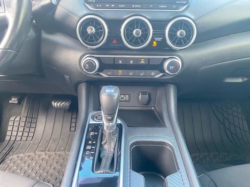 Used 2022 Nissan Sentra SV FWD image 11