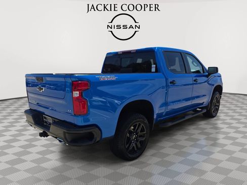 Used 2025 Chevrolet Silverado 1500 LT Trail Boss w/ Convenience Package II AWD/4WD image 5