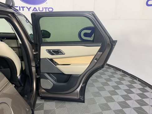 Used 2018 Land Rover Range Rover Velar R-Dynamic SE AWD/4WD image 38