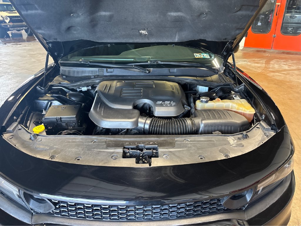 Used 2019 Dodge Charger GT RWD image 16