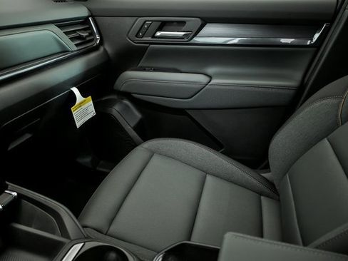 New 2026 GMC Terrain AT4 w/ Convenience Package III image 18