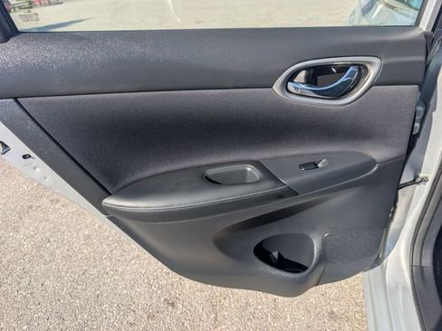 Used 2017 Nissan Sentra SV FWD image 18