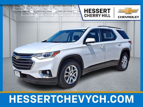 Certified 2019 Chevrolet Traverse LT FWD image 1
