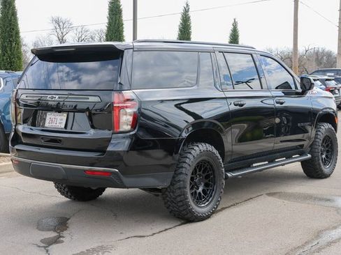 Used 2022 Chevrolet Suburban Z71 image 3