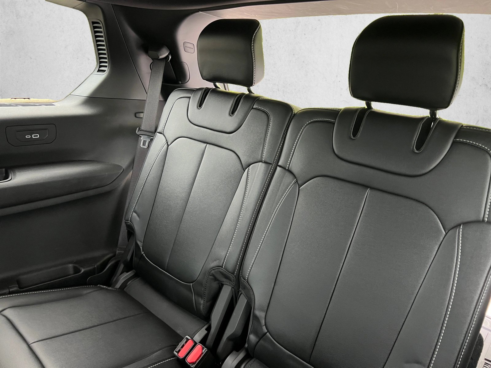 Used 2024 Jeep Grand Cherokee L Limited AWD/4WD image 24