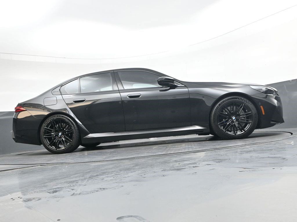Used 2026 BMW M5 w/ Executive Package AWD/4WD image 32