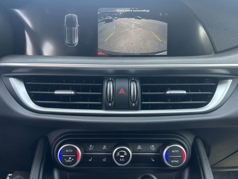 Used 2023 Alfa Romeo Stelvio Ti image 4