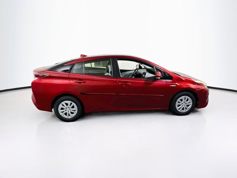 Used 2017 Toyota Prius Four FWD image 4