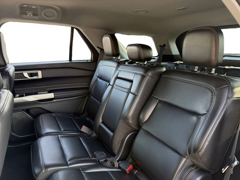 Used 2023 Ford Explorer XLT w/ Equipment Group 202A image 13