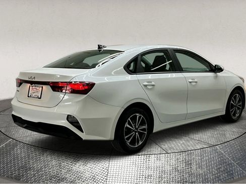 Used 2022 Kia Forte LXS image 8