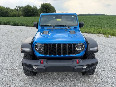 Used 2025 Jeep Wrangler Unlimited Rubicon w/ Convenience Group AWD/4WD image 24