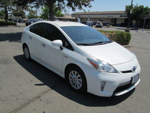 Used 2012 Toyota Prius Prime Plug-In Hybrid image 3