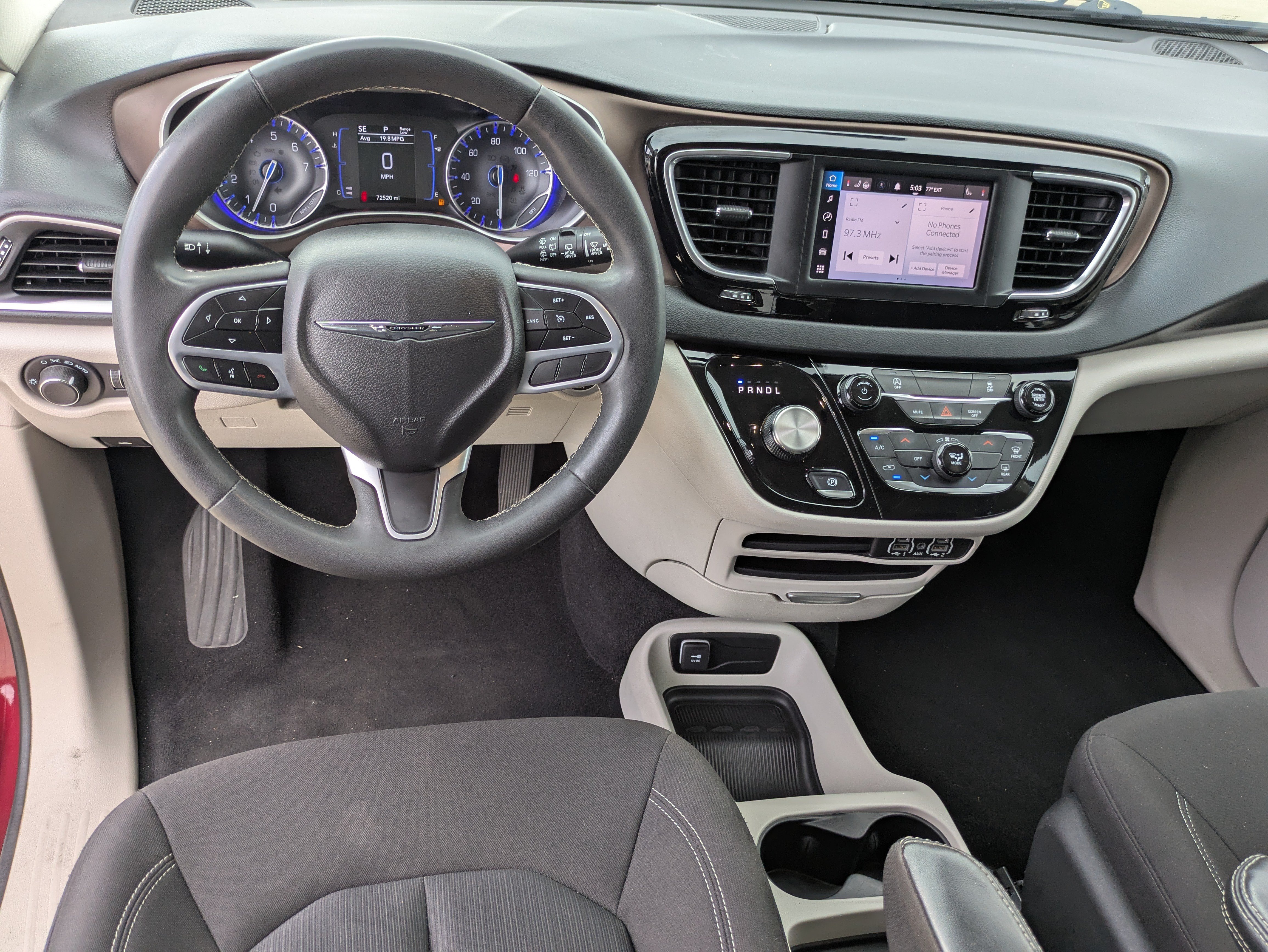 Used 2023 Chrysler Voyager LX FWD image 9