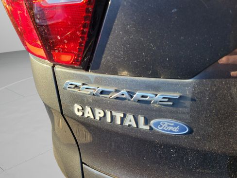 Used 2019 Ford Escape Titanium image 18