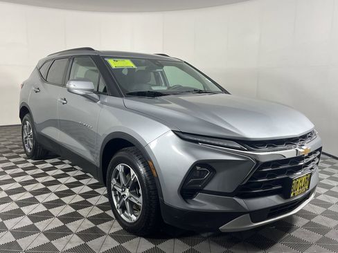 Used 2024 Chevrolet Blazer LT image 3