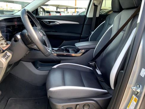 Certified 2025 Buick Envision Sport Touring image 7