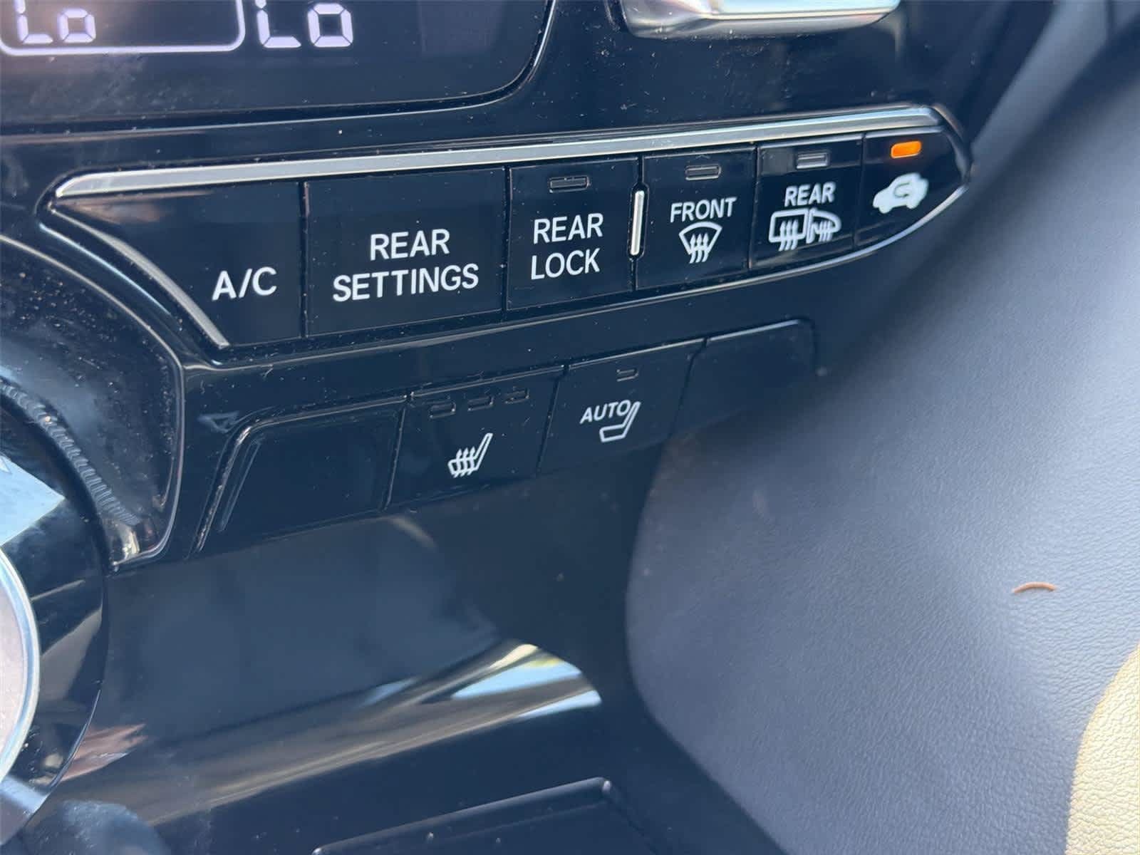 Used 2024 Acura MDX w/ Technology Package FWD image 36