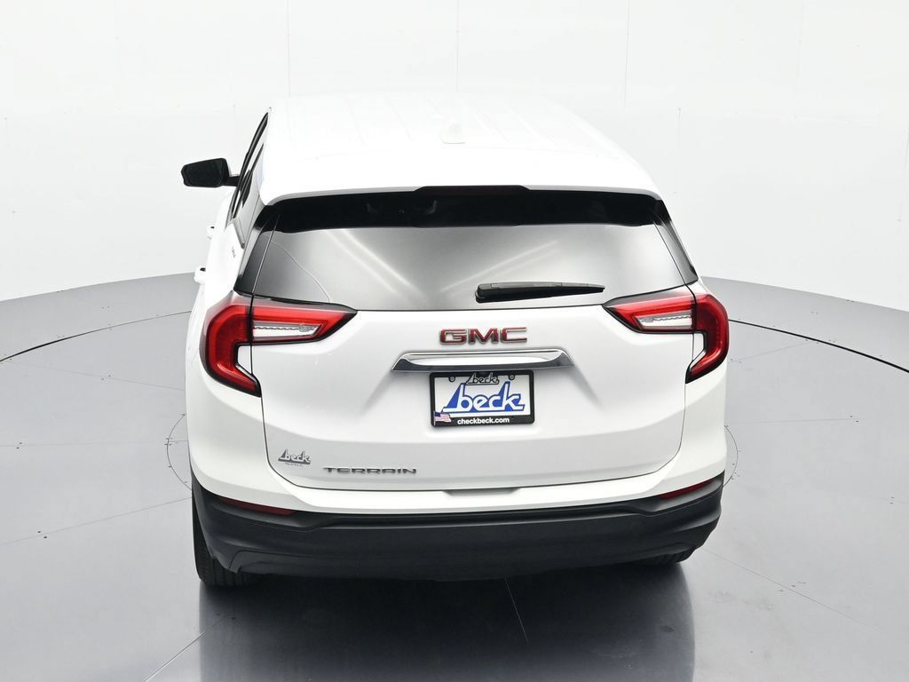 Used 2024 GMC Terrain SLE FWD image 33