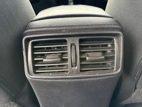 Used 2018 Nissan Rogue SV FWD image 24