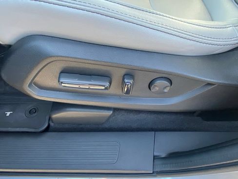 Used 2023 Honda Pilot Touring image 10