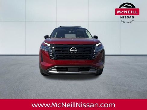 New 2026 Nissan Pathfinder Platinum AWD/4WD image 2