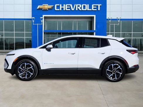 New 2026 Chevrolet Equinox EV LT image 3