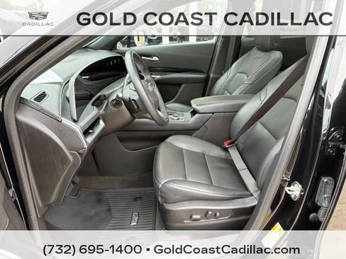 Used 2024 Cadillac XT4 Luxury w/ Cold Weather Package AWD/4WD image 16