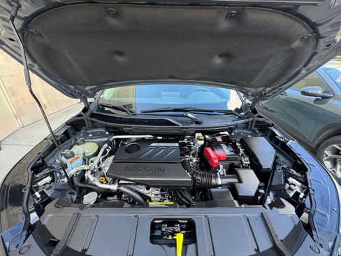 Used 2025 Nissan Rogue SV image 34
