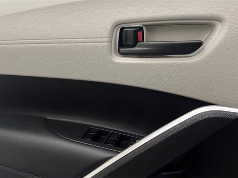 Certified 2022 Toyota Corolla Cross LE image 20